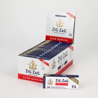 Zig Zag white 1 1/4 papers and tips **